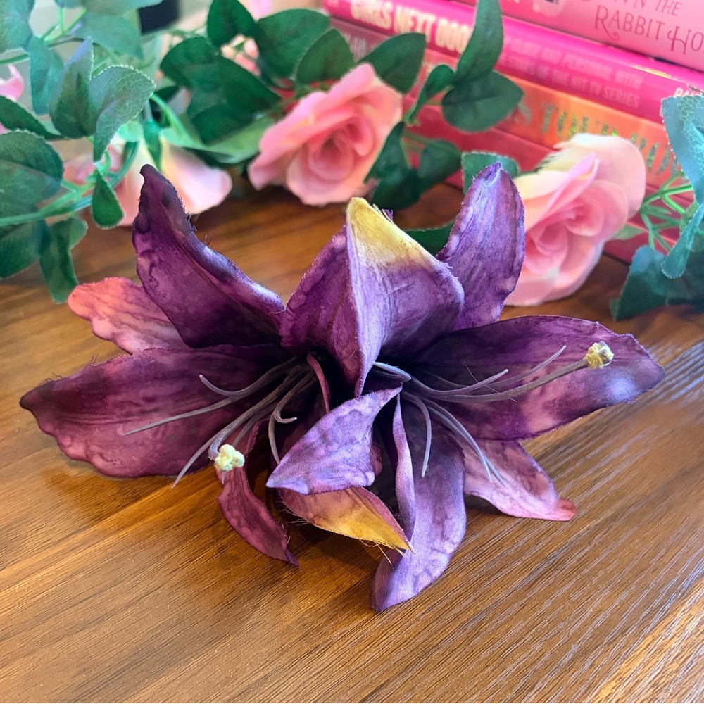 Vintage Belle Blossoms Pin-up Tiki Purple Artificial Flower Hair Clip